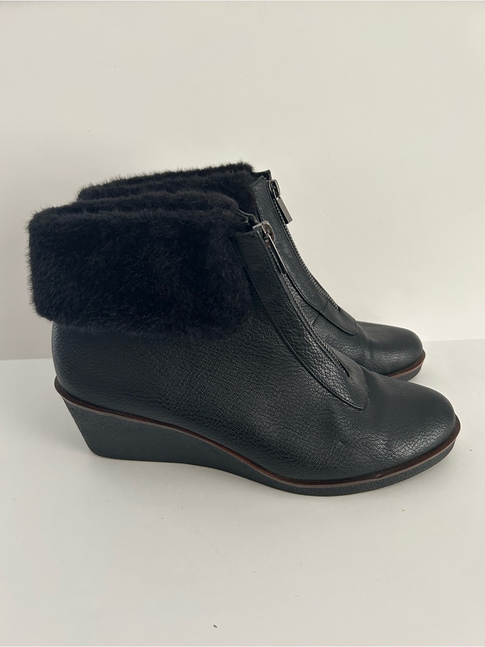 Aerosoles Black Wedge Ankle Boots with Fur Trim | Size 10.5